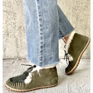Sorel Womens 7.5 Out N About Moc Olive Green Suede Faux Shearling Lined Moccasin